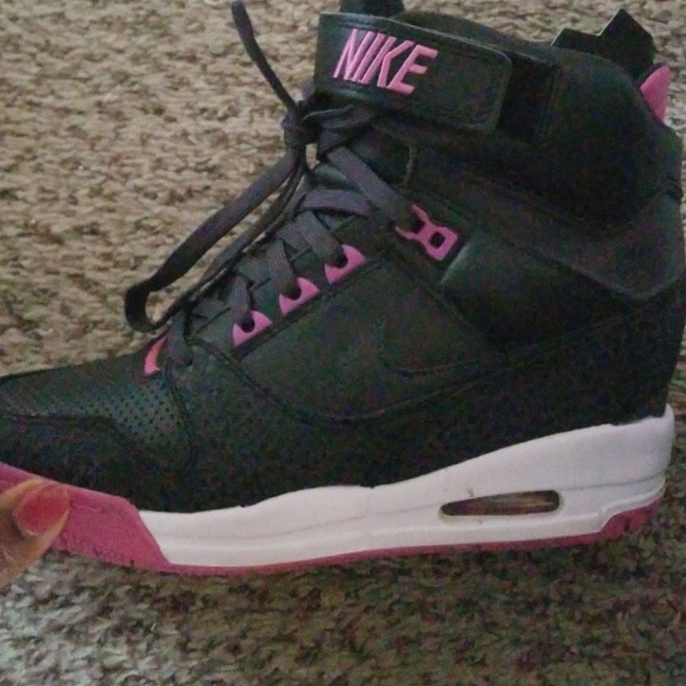 WNS Nike Revolution Sky Hi